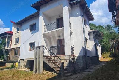 Casă cu 5 camere cu Teren 1672 Mp în Central - 8