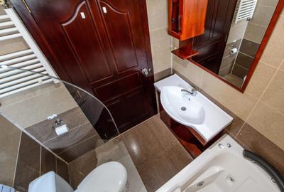 Închiriere  3 Camere în Mamaia - Regent, Zona Vega 500 euro - 32