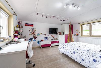 Casă cu 5 camere cu Teren 1087 Mp în Vladimirescu - 8