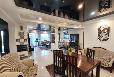 Casă cu 5 camere cu Garaj în Central