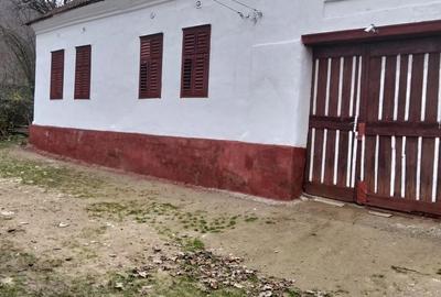 Casă cu 5 camere în Secășeni - 1