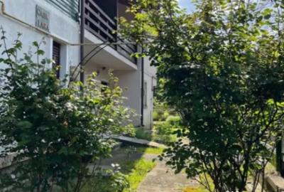 Casă cu 7 camere cu Teren 297 Mp în Central