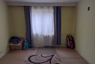 Apartament cu 2 camere semidecomandat în Prelungirea Ferentari
