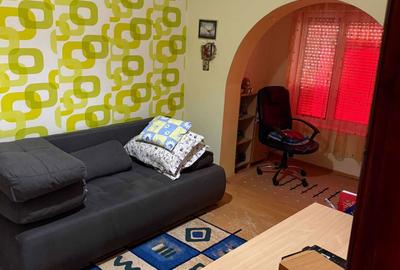 Apartament cu 3 camere decomandat în Rovine - 2