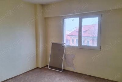 Apartament cu 3 camere semidecomandat în Ultracentral - 2
