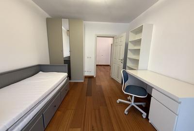 Vila semimobilata  cu 3 dormitoare, piscina exterioara, complex - 12