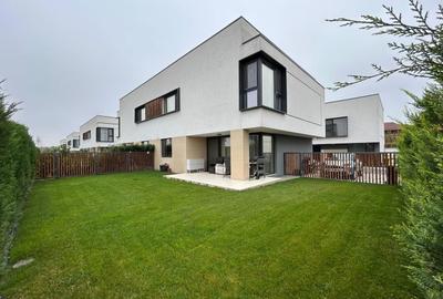 Casă individuală cu 4 camere cu Canalizare în Pipera