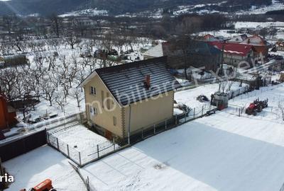 Casă cu 4 camere în Șuici - 2