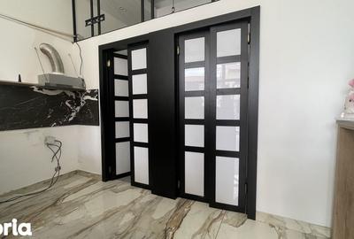 Spațiu comercial, de 50 mp, în Central - 3