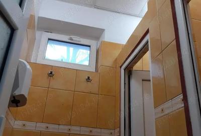 Spa?iu Comercial - zona Gara Bacau - 9