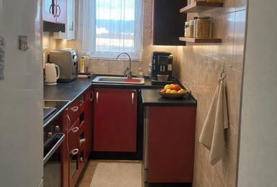 Apartament cu 3 camere semidecomandat în Central - 2