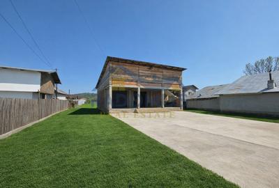 Casă individuală cu 6 camere cu Canalizare în Lipănești - 1