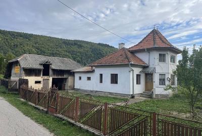 Casă cu 3 camere în Cotenești - 1