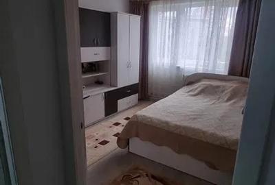 Apartament cu 3 camere, etaj 3/4, zona Podu Ros - 2