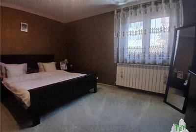 Casă individuală cu 5 camere cu Canalizare în Central - 11
