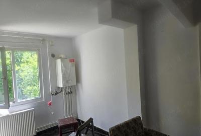 Apartament cu 2 camere nedecomandat în Gheorghe Lazăr - 2