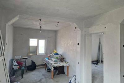 Casă cu Teren 525 Mp în Grădiștea - 2