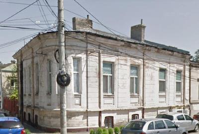 Casă cu 4 camere cu Teren 30 Mp în Central - 3