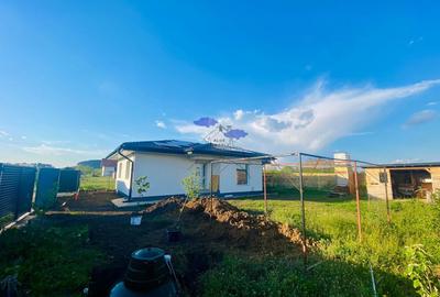 Casă individuală cu 3 camere cu Canalizare în Sânpetru - 2