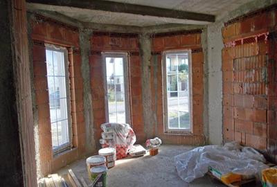 Casă cu 4 camere în Mehala