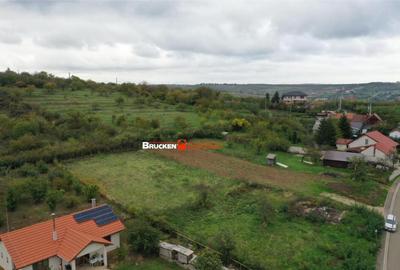 Teren de 2400 mp, în Iorga