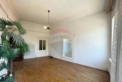 Casă cu 3 camere cu Teren 140 Mp în Central - 13