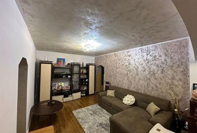 Apartament cu 3 camere semidecomandat în Exterior Vest - 2