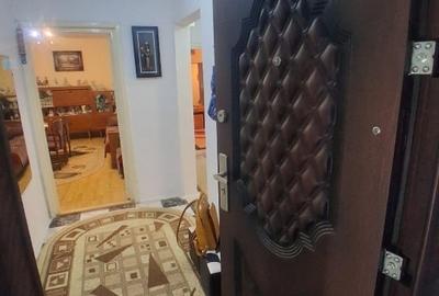 Apartament cu 3 camere decomandat, mobilat în Nord-Est