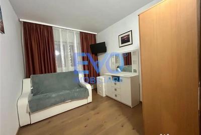 Apartament cu 3 camere decomandat în Baza 3
