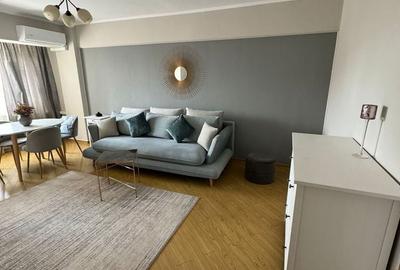 Apartament cu 3 camere decomandat în Ciupercenii Noi