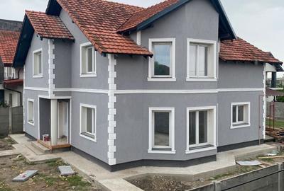 Casă cu 4 camere în Săcălaz