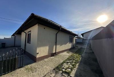 Casă cu 3 camere decomandat cu Teren 500 Mp în Central - 2