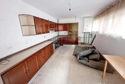 Casă cu 5 camere cu Teren 465 Mp în Dărmănești - 8
