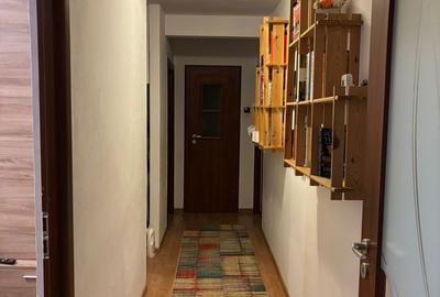 Apartament cu 4 camere semidecomandat în Central - 1