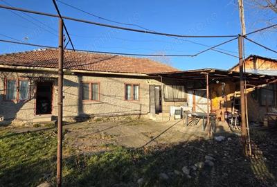 Casă cu 3 camere cu Teren 491 Mp în Central - 2