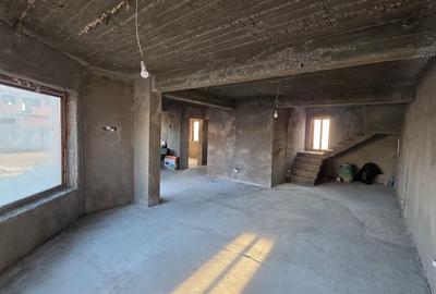 Casă cu 4 camere cu Garaj în Ostrovu Corbului - 3