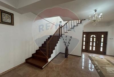 Casa / Vila cu 6 camere de vanzare - 37