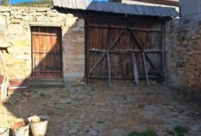 Casa bătrânescă cu vedere la Dunăre
