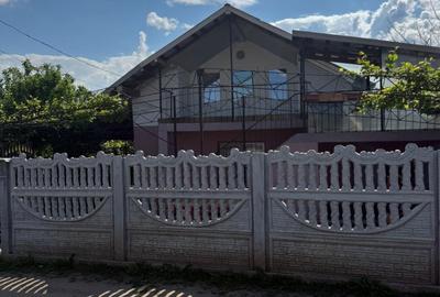 Casă cu 4 camere în Ruginoasa - 8