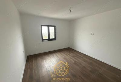 Casă cu Teren 300 Mp în Central