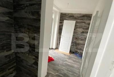 Casă cu 7 camere cu Teren 355 Mp în Central