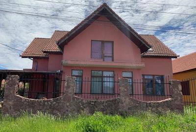 Casă cu 6 camere în Sebiș - 8