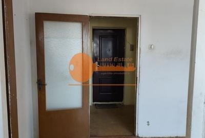 Garsoniera Gorjului-Bloc mixt(200 m metrou-1979) - 8