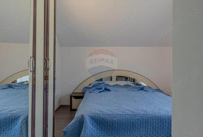 Casă cu 10 camere cu Teren 1074 Mp în Moieciu - 2