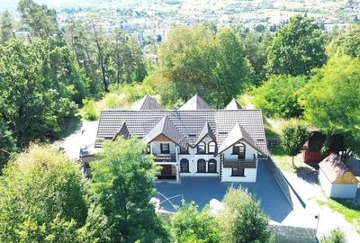 Casă cu 11 camere cu Teren 525 Mp în Central - 10