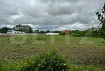 Teren de 4200 mp, în Central - 4