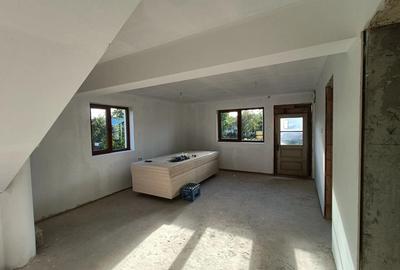 Casă cu 4 camere cu Teren 500 Mp în Brebu - 3