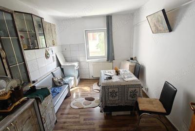 Apartament cu 3 camere confort 1 dec sporit etaj intermediar cu imbunatatiri COMISION 0 - 7