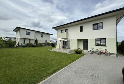 Casă individuală cu 3 camere cu Canalizare în Cristian - 2