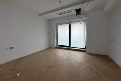Apartament cu 3 camere semidecomandat în Unirii - 2